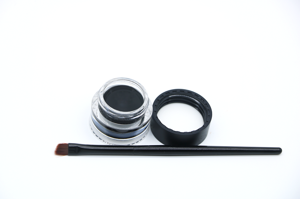 eyeliner