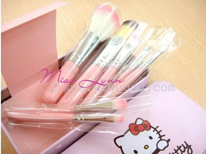 Hello Ktty Hello Kitty tin makeup brush