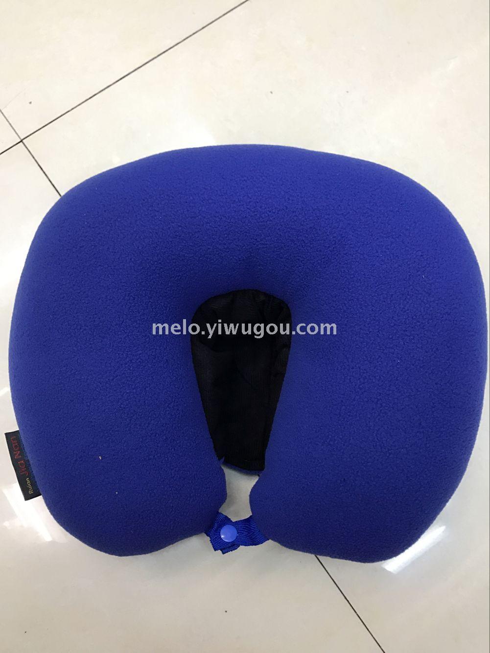U-shaped pillow with cap (with eye patch + earplugs) U-shaped pillow with cap (with eye patch + earplugs)