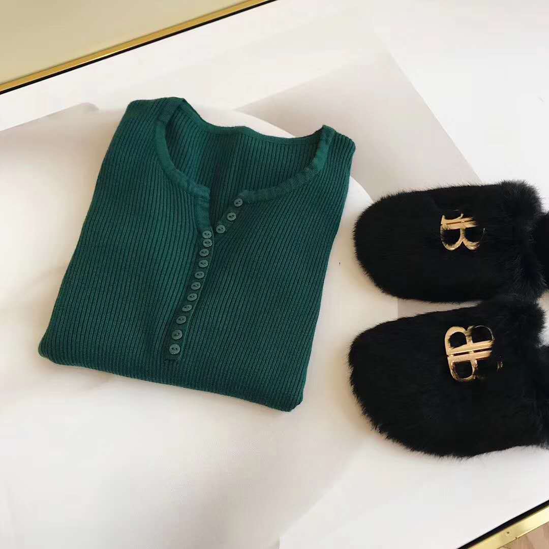 Latest row button makes a bottom unlined upper garment autumn winter knitwear eight color is sweet joker European style
