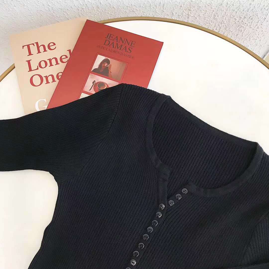 Latest row button makes a bottom unlined upper garment autumn winter knitwear eight color is sweet joker European style