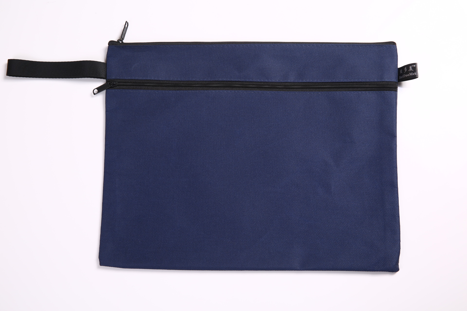 Oxford fabric double zippered SEC bag with folder in hand Oxford fabric double zippered SEC bag with folder in hand