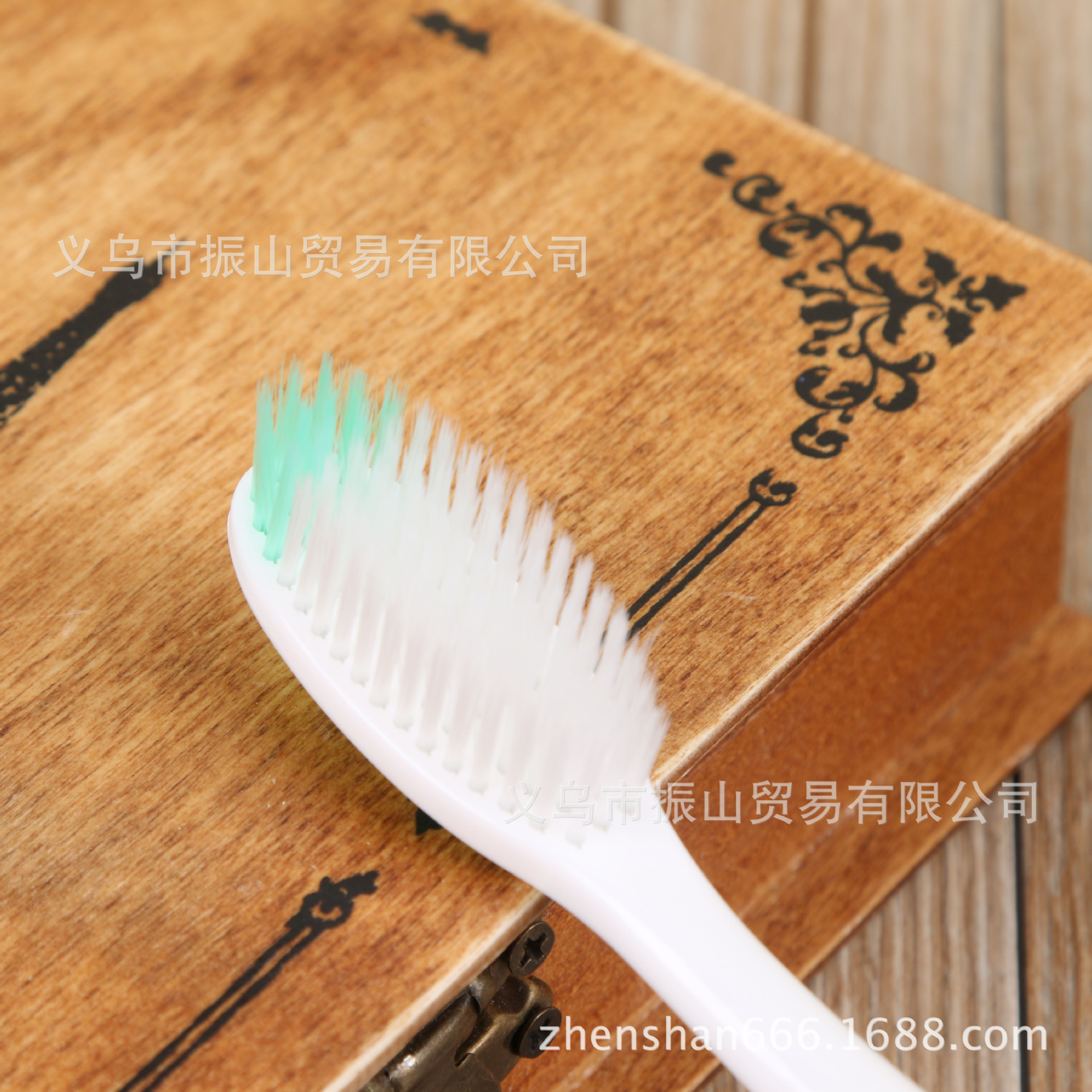6617 Cool Writing Brush Type Super Dense Pioneer Soft-Bristle Toothbrush