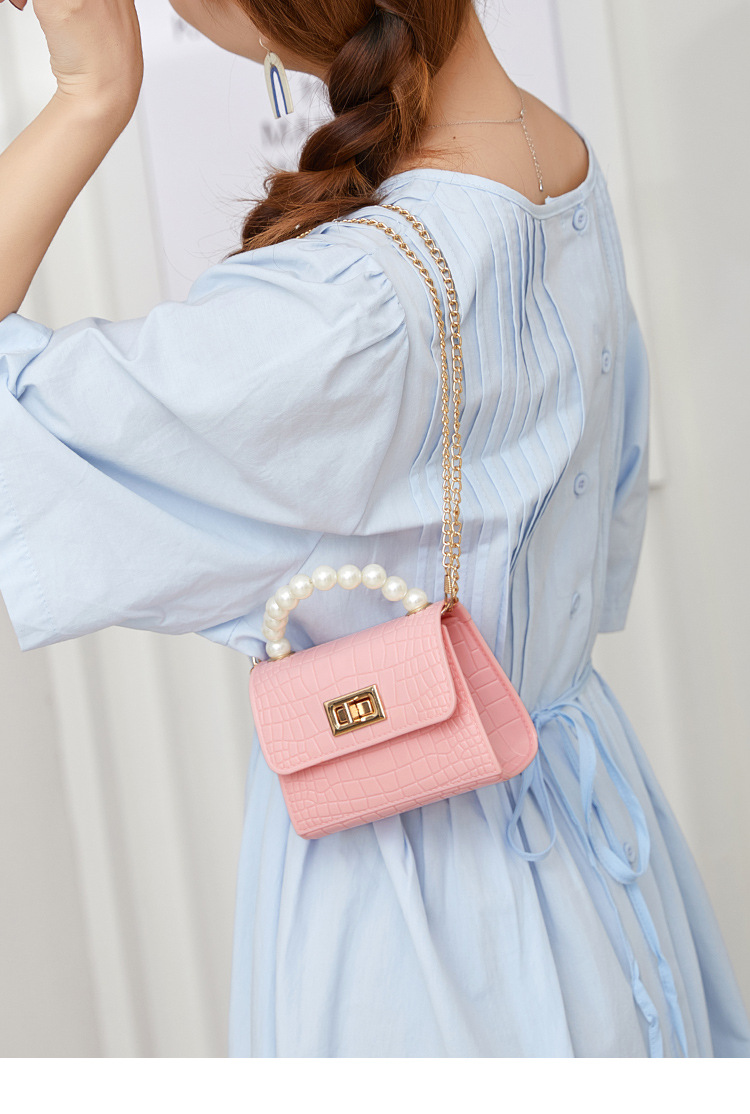 Women's Bag 2021 New Mini Crocodile Pattern Lock Pearl Handle Gel Bag Fresh Lipstick Pack Foreign Trade