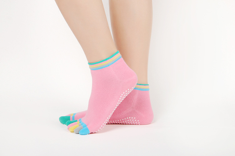 Non-Slip Five Finger Yoga Pilates Trampoline Socks Professional Sports Dispensing Indoor Floor Massage Cotton Socks Factory Direct Supply