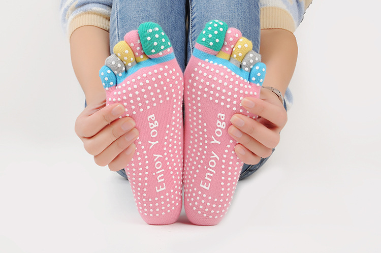 Non-Slip Five Finger Yoga Pilates Trampoline Socks Professional Sports Dispensing Indoor Floor Massage Cotton Socks Factory Direct Supply