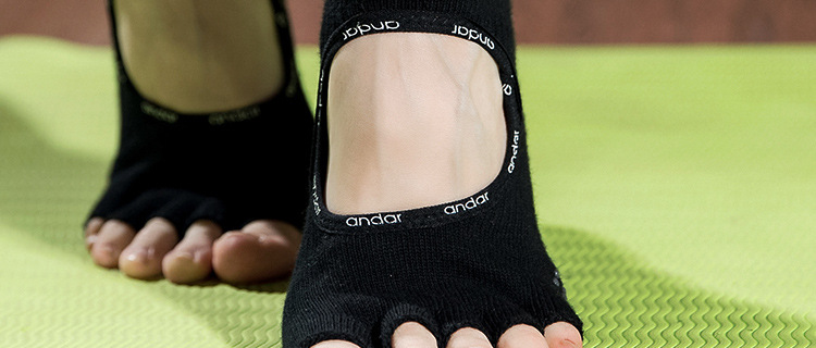 Non-Slip Yoga Socks Toe Socks Sports Professional Pilates Socks Open Toe Back High Quality Silicone Foreign Trade Set Logo