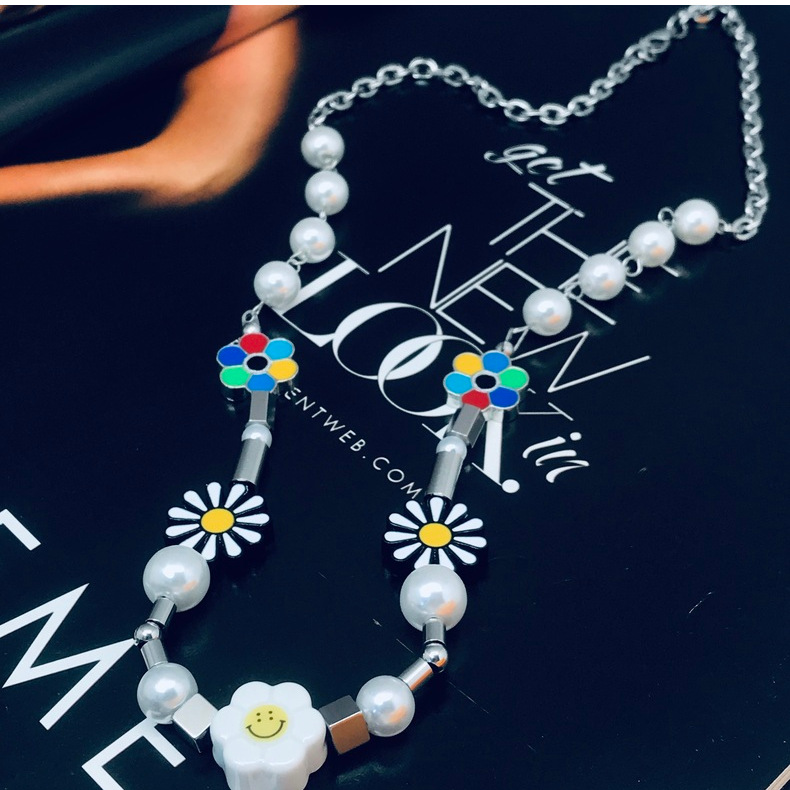 National Fashion Hip Hop Style Duan Yien Same Style Smiley Face Daisy Anti-war SUNFLOWER Pearl Necklace Men's and Women's Necklaces Accessories