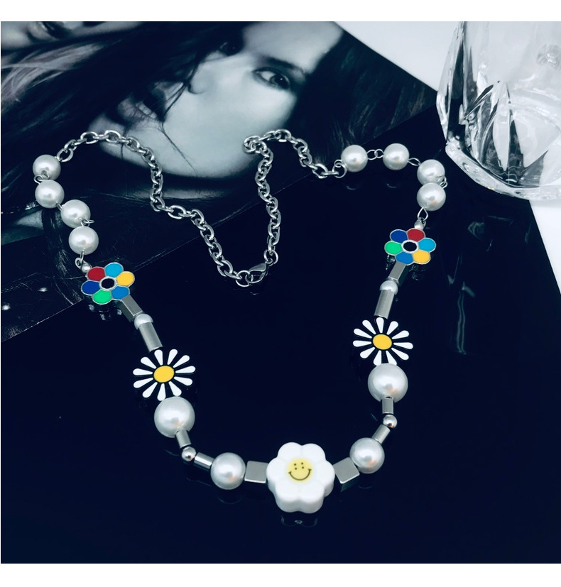 National Fashion Hip Hop Style Duan Yien Same Style Smiley Face Daisy Anti-war SUNFLOWER Pearl Necklace Men's and Women's Necklaces Accessories