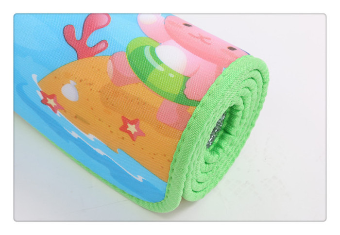 Baby climbing moisture - proof picnic mat waterproof beach mat is suing picnic spring outing lawn mat 1.5 * 1.8 Baby climbing moisture - proof picnic mat waterproof beach mat is suing picnic spring outing lawn mat 1.5 * 1.8