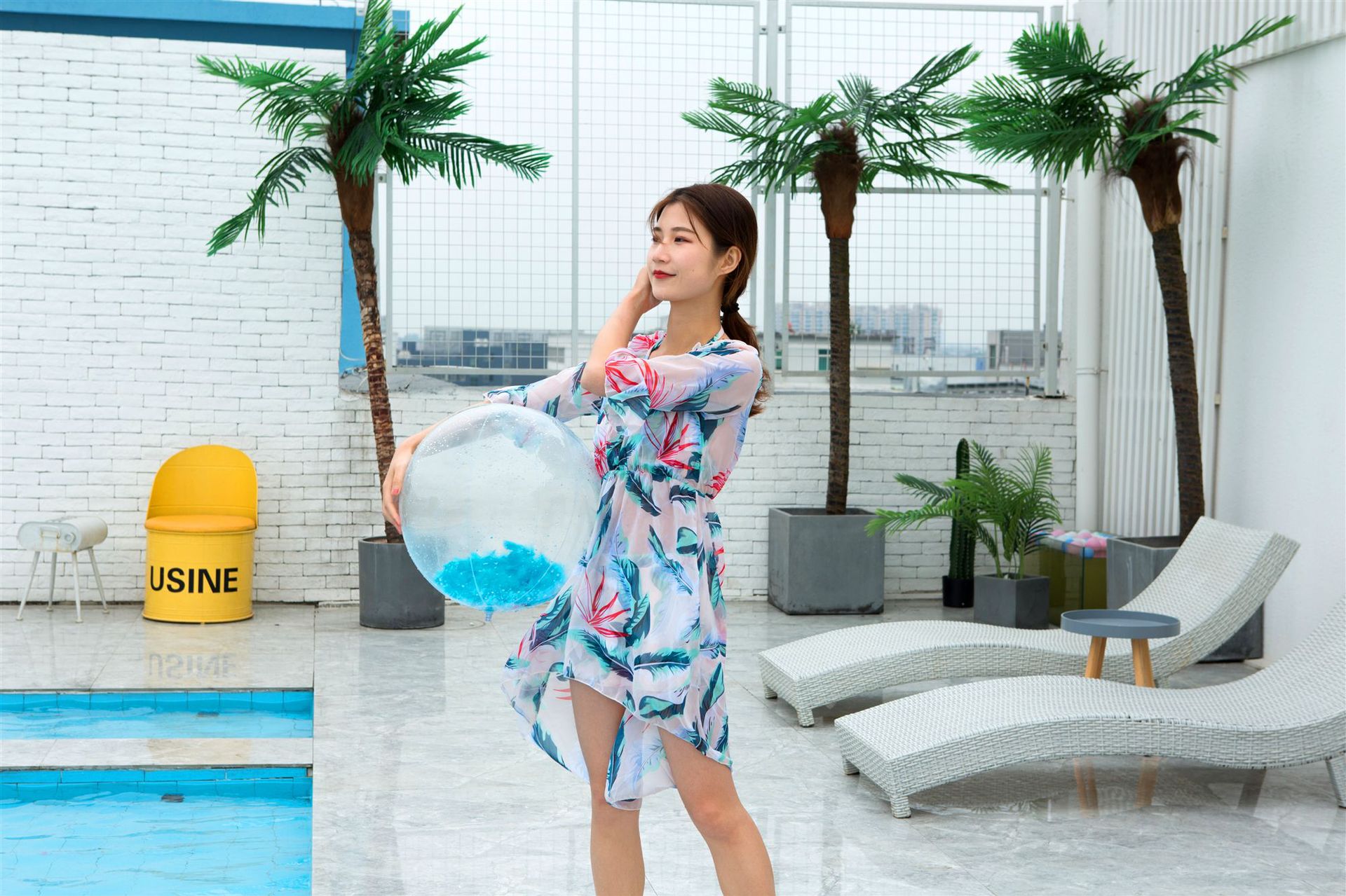 Cross-Border Hotline Ins Hot Sale Internet Celebrity Inflatable Transparent Feather Beach Ball PVC Ball Water Beach Toys