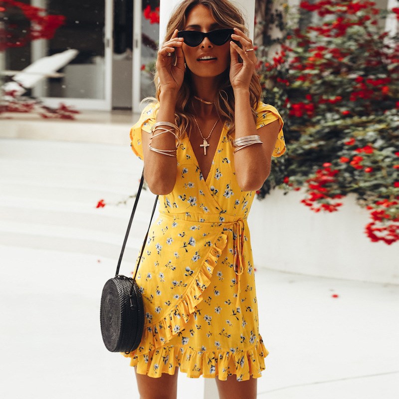 Aliexpress Amazon Hot Style deep V neck flappy cuff lace Ladies Summer floral dresses in stock
