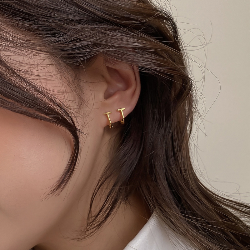 Exquisite Small Metal Ear Cuff Earrings Women's Korean-Style Simple All-Match Niche Temperament Personalized Ear Studs Cold Style Exquisite Small Metal Ear Cuff Earrings Women's Korean-Style Simple All-Match Niche Temperament Personalized Ear Studs Cold Style