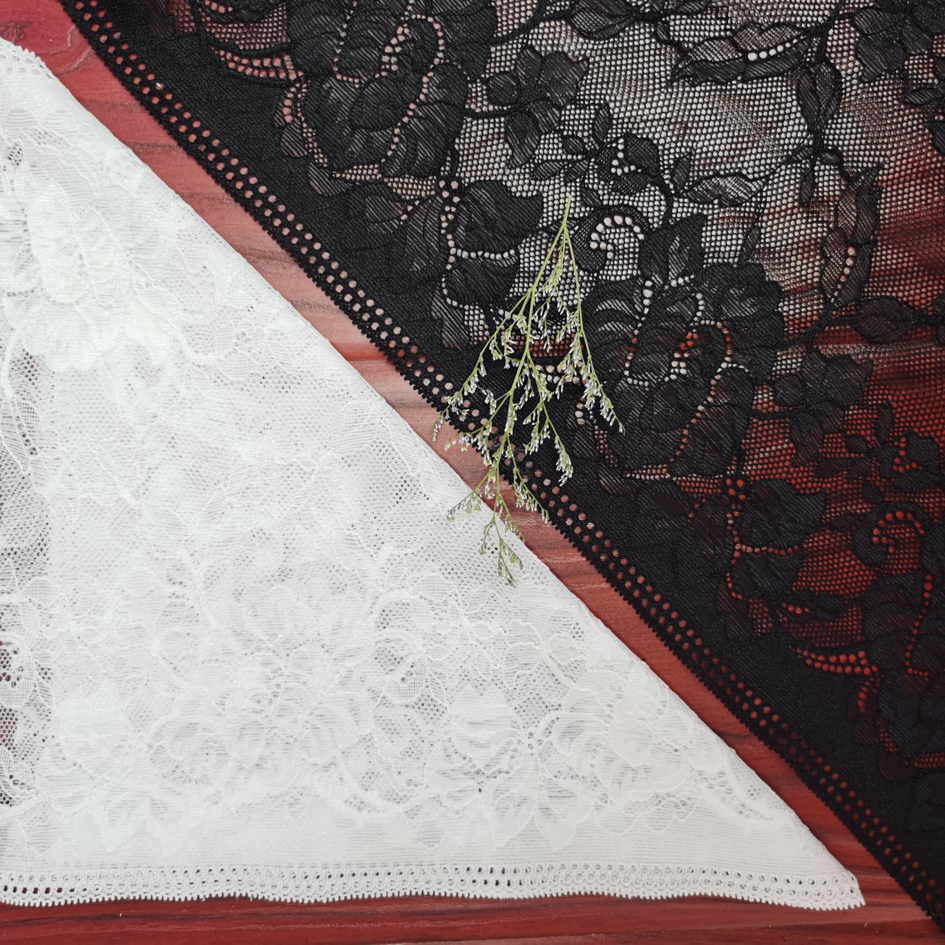 Elastic Lace Skirt Cuff Socks Ingredients