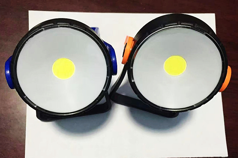 Round COB Work Light 360 ° Rotary Magnet Camping Light Tool Light 3AAA Battery