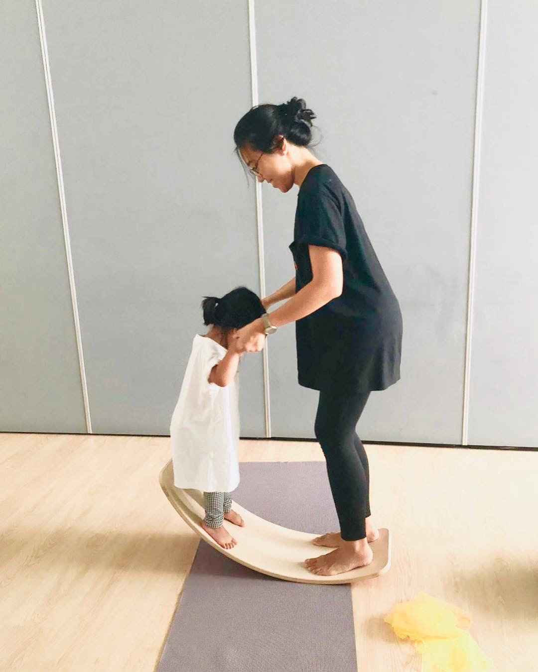 INS Wooden Balance Board Seesaw Sensory Training Bent Plate yu jia ban INS Wooden Balance Board Seesaw Sensory Training Bent Plate yu jia ban