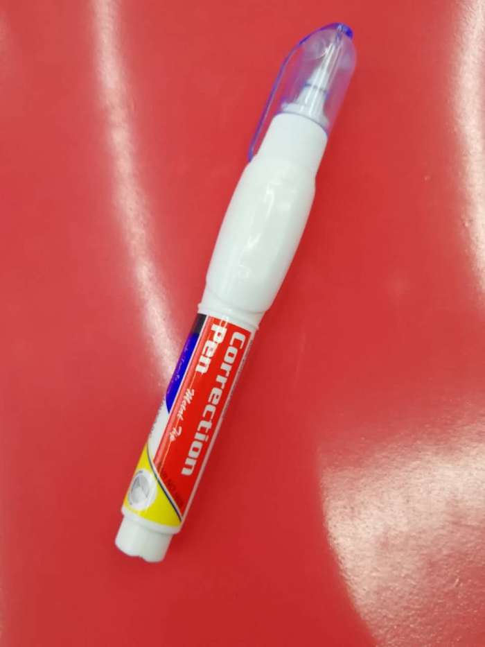 Yingyuan student correction liquid steel head correction fluid non-toxic quick-dry stationery supplies. Yingyuan student correction liquid steel head correction fluid non-toxic quick-dry stationery supplies.