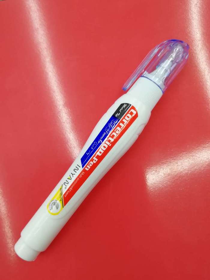 Yingyuan student correction liquid steel head correction fluid non-toxic quick-dry stationery supplies. Yingyuan student correction liquid steel head correction fluid non-toxic quick-dry stationery supplies.