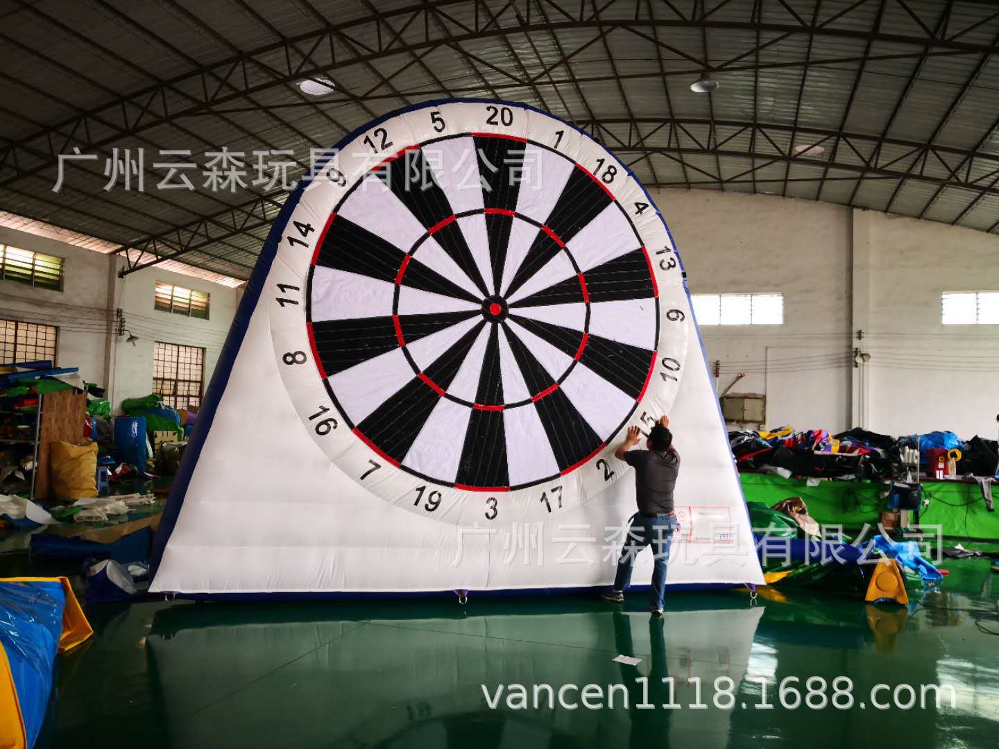 Manufacturer customized inflatable darts PVC outdoor football dart target sports inflatable children large-scale Manufacturer customized inflatable darts PVC outdoor football dart target sports inflatable children large-scale