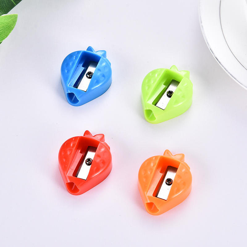 Student penguin pencil sharpener Creative simple cartoon series pencil sharpener children manual stationery Student penguin pencil sharpener Creative simple cartoon series pencil sharpener children manual stationery