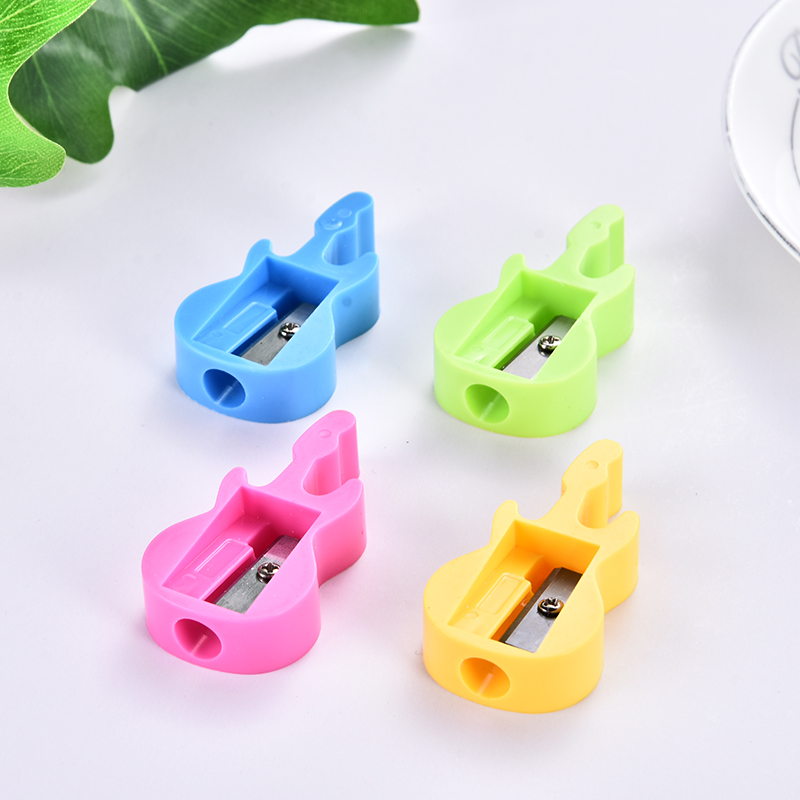 Student penguin pencil sharpener Creative simple cartoon series pencil sharpener children manual stationery Student penguin pencil sharpener Creative simple cartoon series pencil sharpener children manual stationery