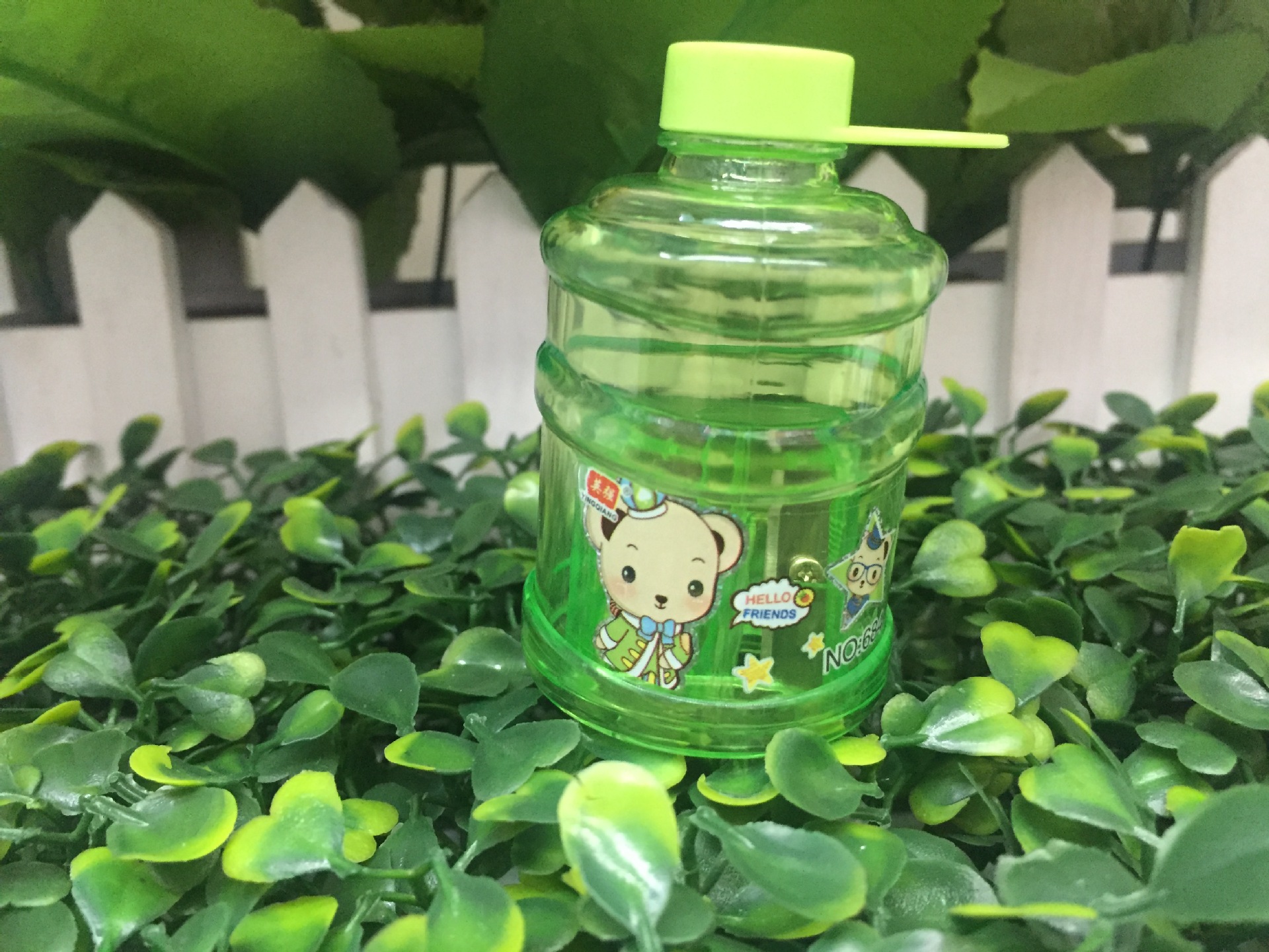 Cartoon watercooler shaped pencil sharpener creative single-hole plastic pencil sharpener Cartoon watercooler shaped pencil sharpener creative single-hole plastic pencil sharpener