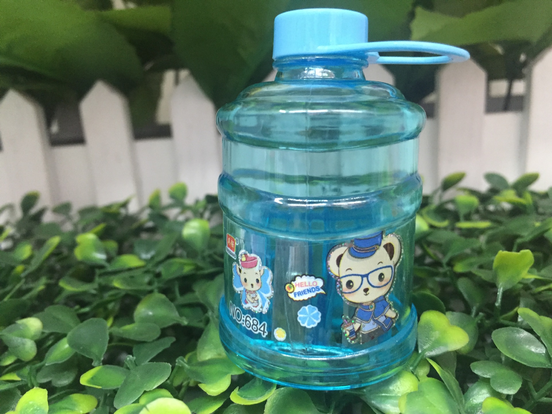 Cartoon watercooler shaped pencil sharpener creative single-hole plastic pencil sharpener Cartoon watercooler shaped pencil sharpener creative single-hole plastic pencil sharpener