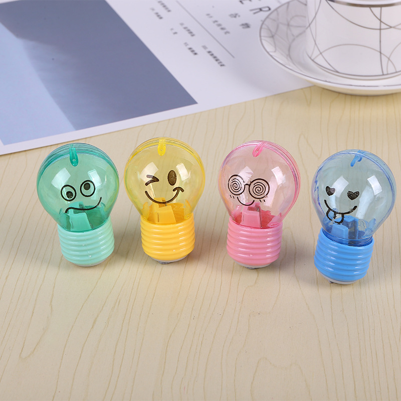 Cartoon small light bulb pencil sharpener creative pencil sharpener pen shaver wholesale