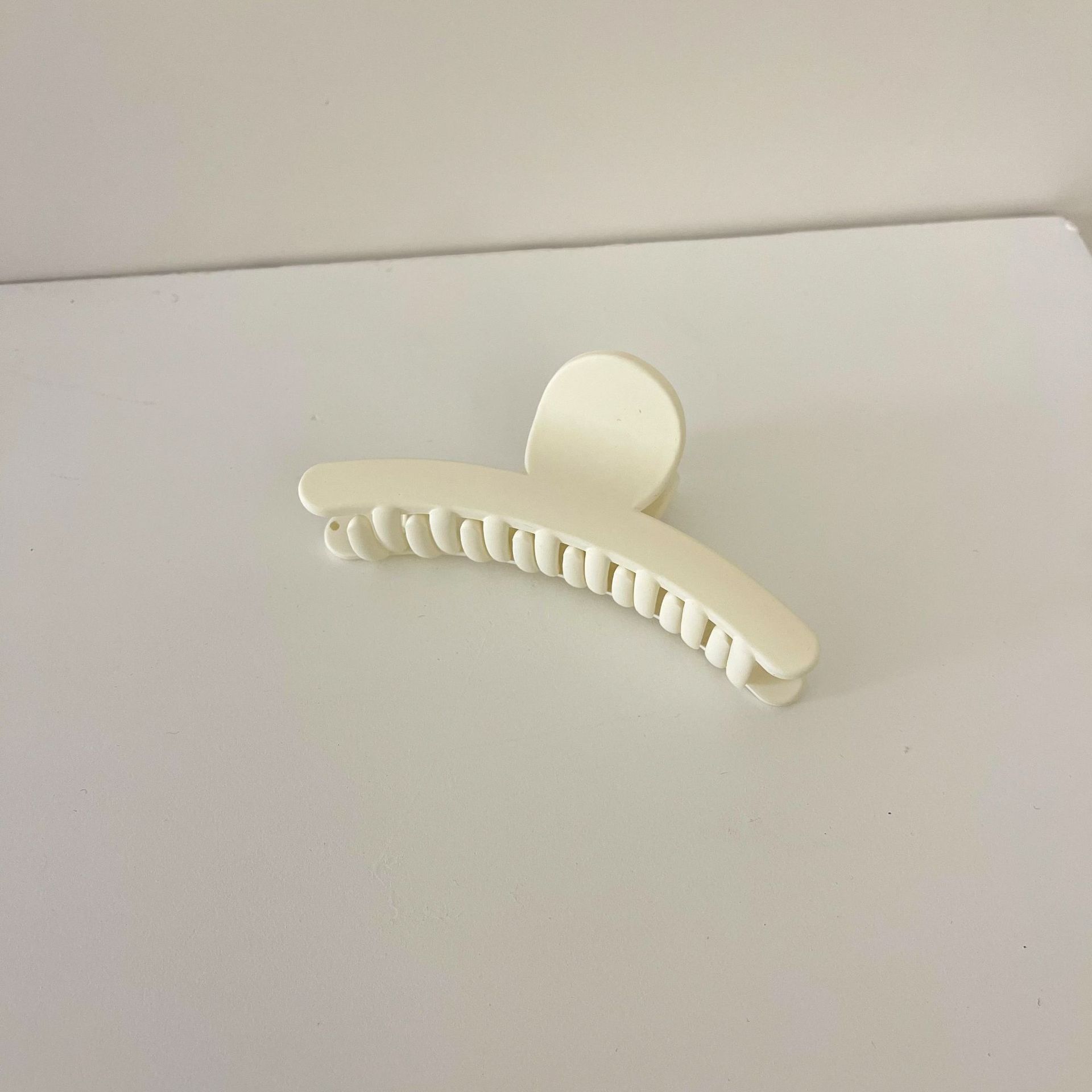 Cream Color Grip Ins Simple All-Match Hair Claw Sweet Internet Celebrity Palette Hair Clip Back Hairpin Hair Accessories Cream Color Grip Ins Simple All-Match Hair Claw Sweet Internet Celebrity Palette Hair Clip Back Hairpin Hair Accessories