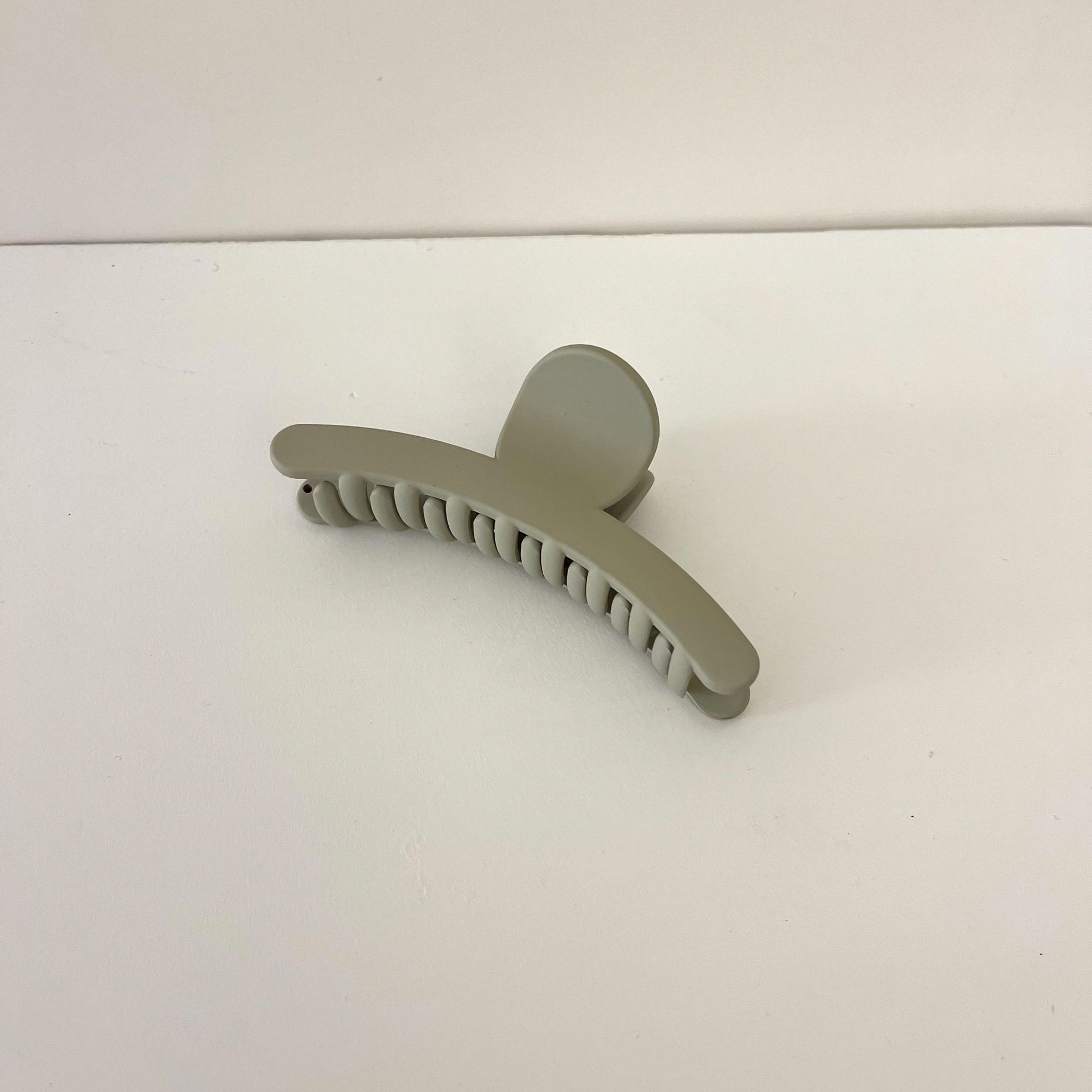 Cream Color Grip Ins Simple All-Match Hair Claw Sweet Internet Celebrity Palette Hair Clip Back Hairpin Hair Accessories Cream Color Grip Ins Simple All-Match Hair Claw Sweet Internet Celebrity Palette Hair Clip Back Hairpin Hair Accessories