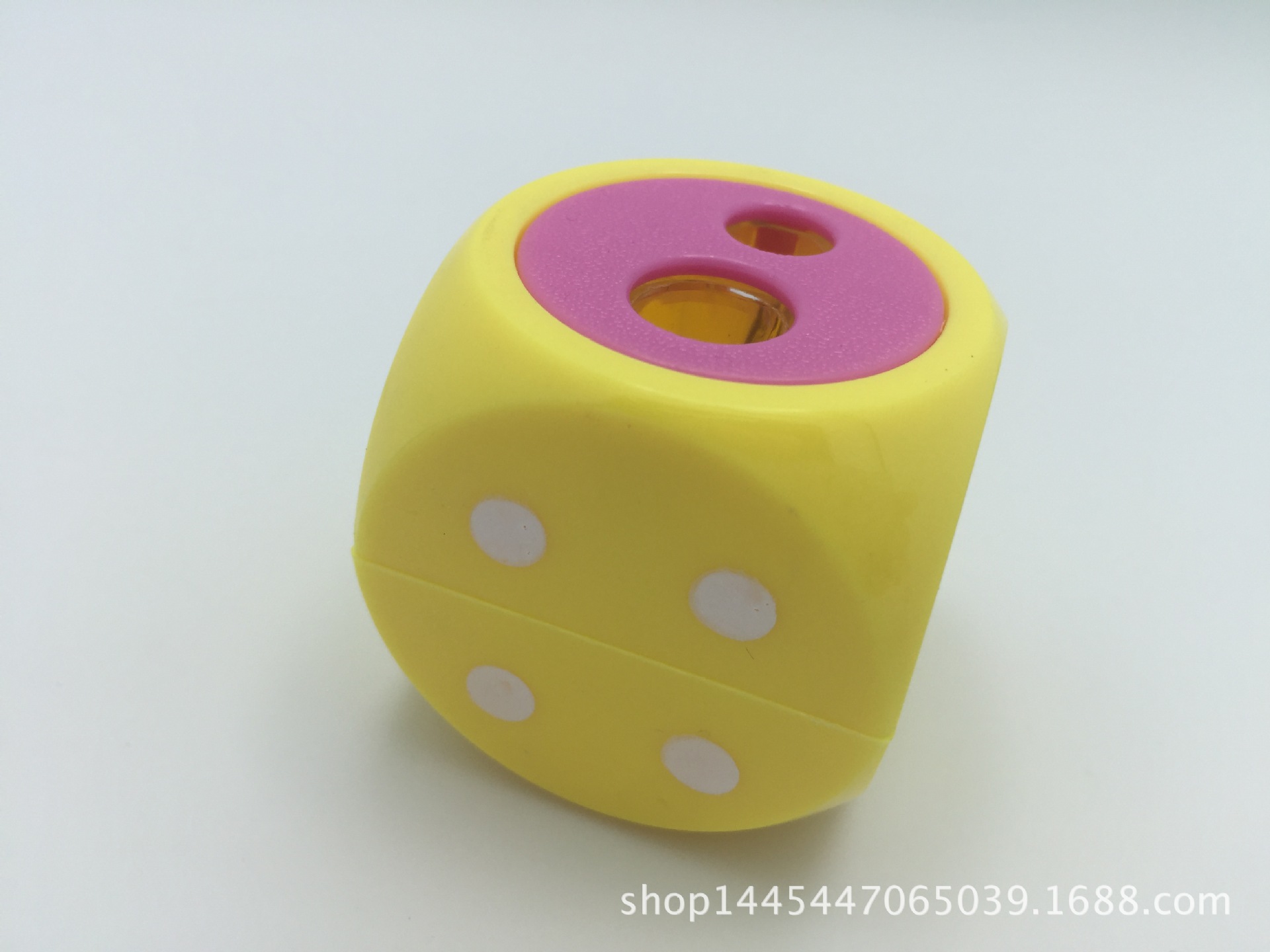 Cartoon pencil sharpener Japanese and Korean dice large hole sharpener candy color sharpener pencil sharpener Cartoon pencil sharpener Japanese and Korean dice large hole sharpener candy color sharpener pencil sharpener