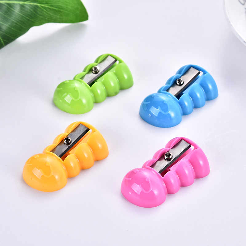 Student pencil sharpener Creative simple cartoon series pencil sharpener children manual stationery Student pencil sharpener Creative simple cartoon series pencil sharpener children manual stationery