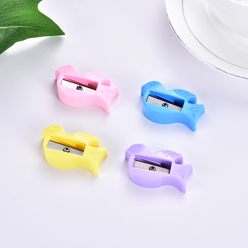 Student pencil sharpener Creative simple cartoon series pencil sharpener children manual stationery Student pencil sharpener Creative simple cartoon series pencil sharpener children manual stationery