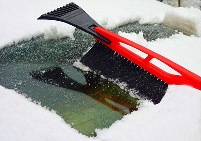 The car clean snow good helper EVA sponge brush handle combo snow shovel The car clean snow good helper EVA sponge brush handle combo snow shovel