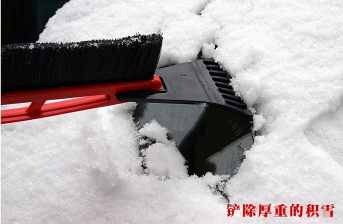 The car clean snow good helper EVA sponge brush handle combo snow shovel The car clean snow good helper EVA sponge brush handle combo snow shovel