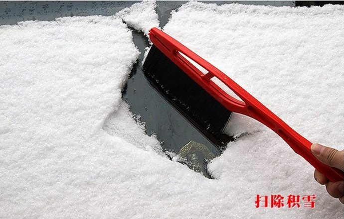 The car clean snow good helper EVA sponge brush handle combo snow shovel The car clean snow good helper EVA sponge brush handle combo snow shovel