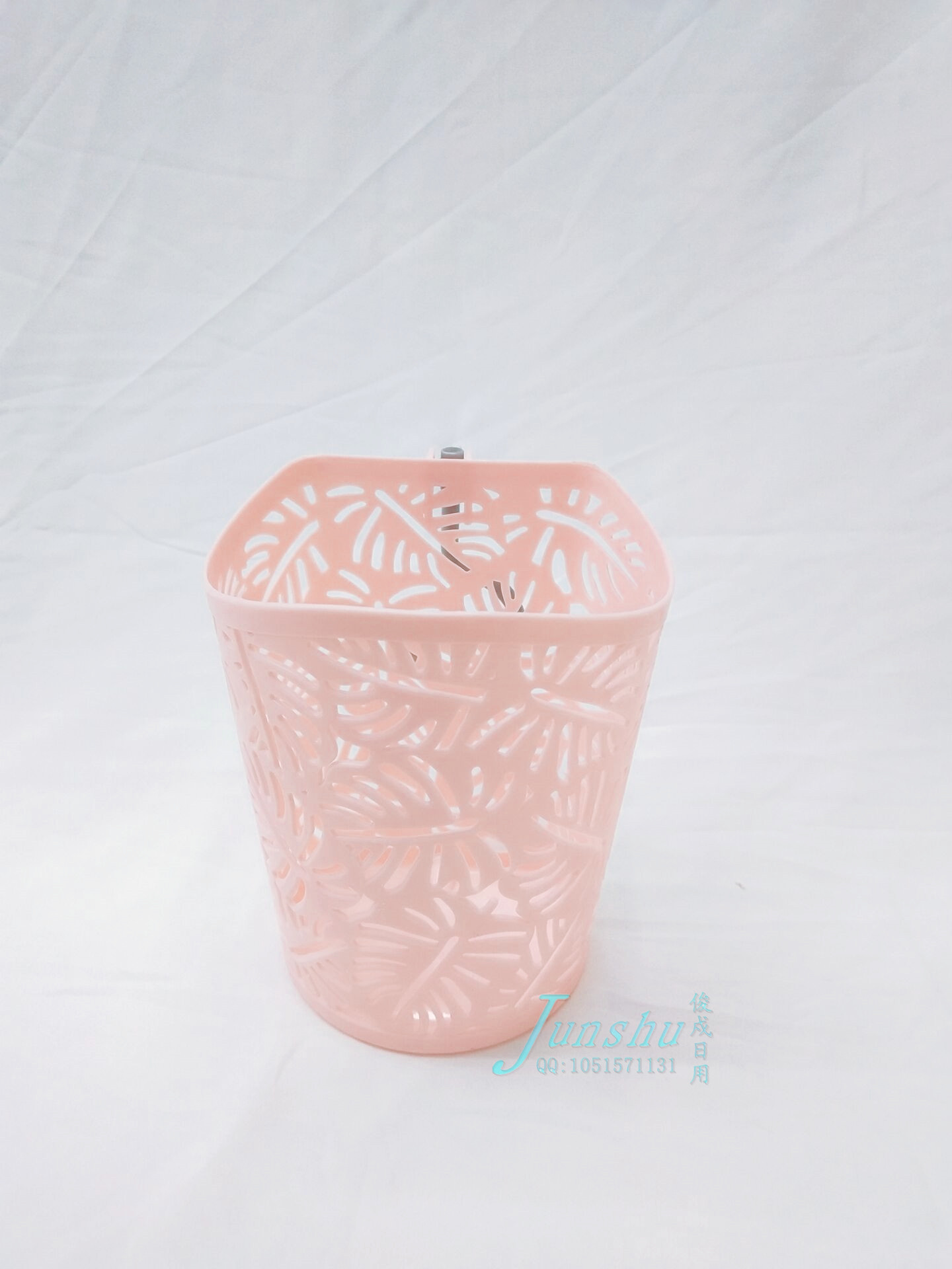 Plastic hollow-out leaves hanging baskets storage baskets Plastic hollow-out leaves hanging baskets storage baskets