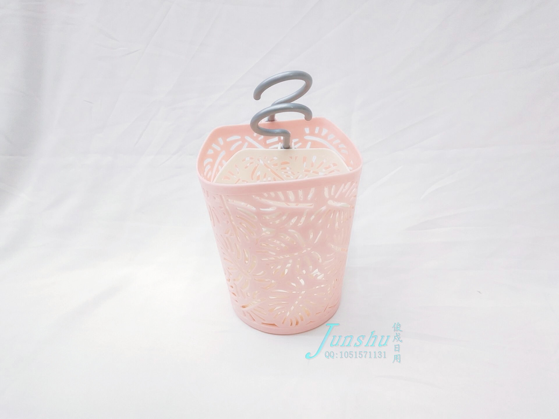 Plastic hollow-out leaves hanging baskets storage baskets Plastic hollow-out leaves hanging baskets storage baskets