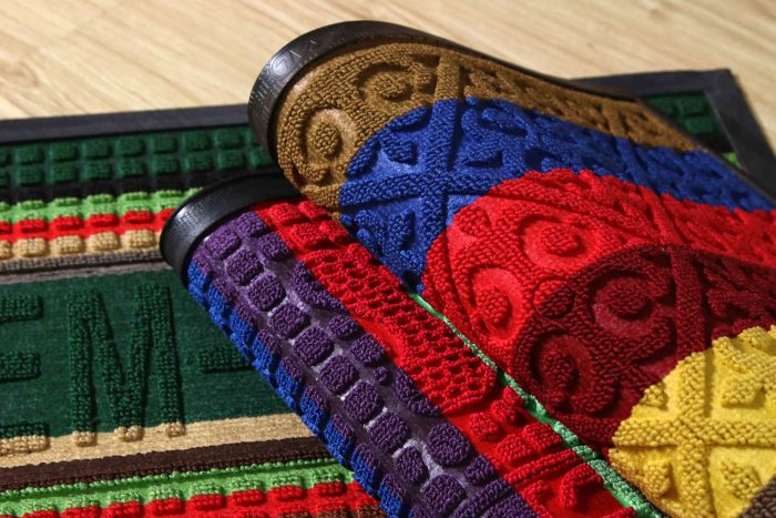 Lap down the high and low circle of carpet anti slip water into the front floor mat aisle carpet Lap down the high and low circle of carpet anti slip water into the front floor mat aisle carpet