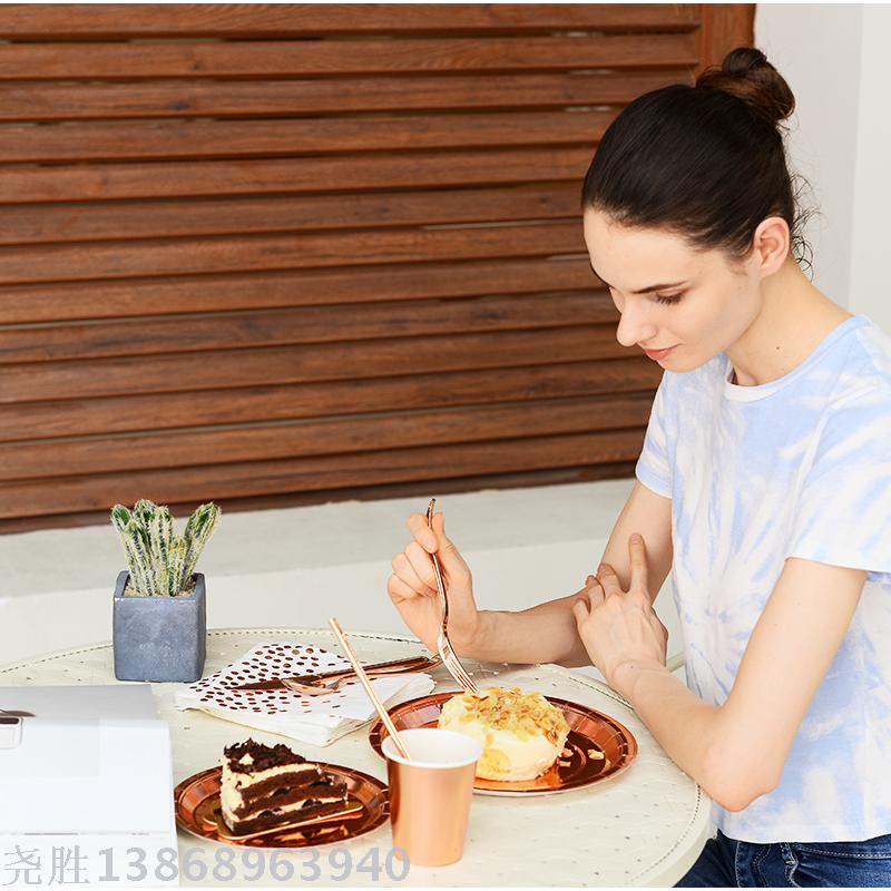 Eco-Friendly Rose Gold Disposable Tableware Set for Birthday Decorations