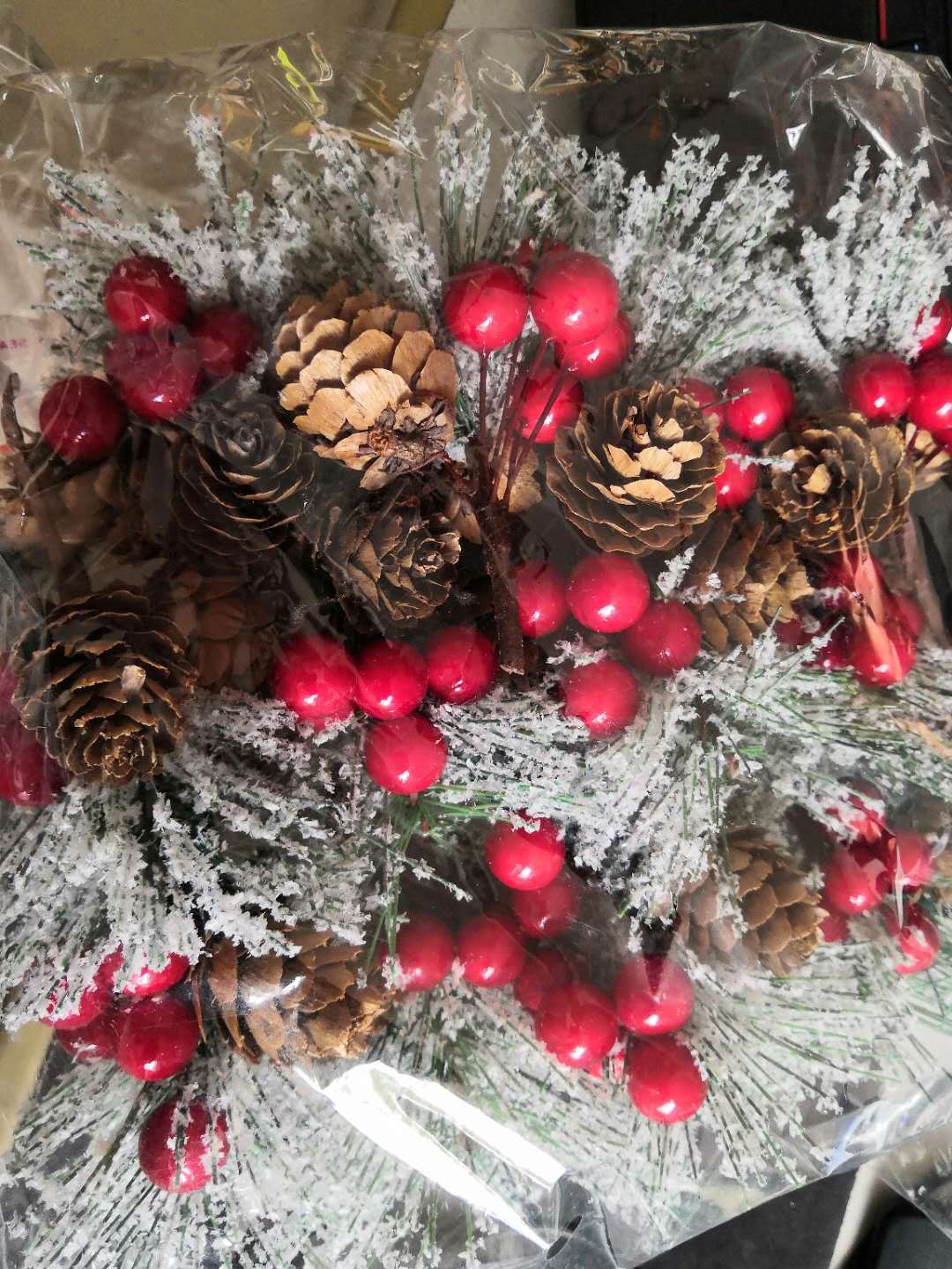 Christmas Decoration Bouquet DIY Garland Christmas Tree Matching Holiday Window Bar Scene Artificial Pine Cones Accessories