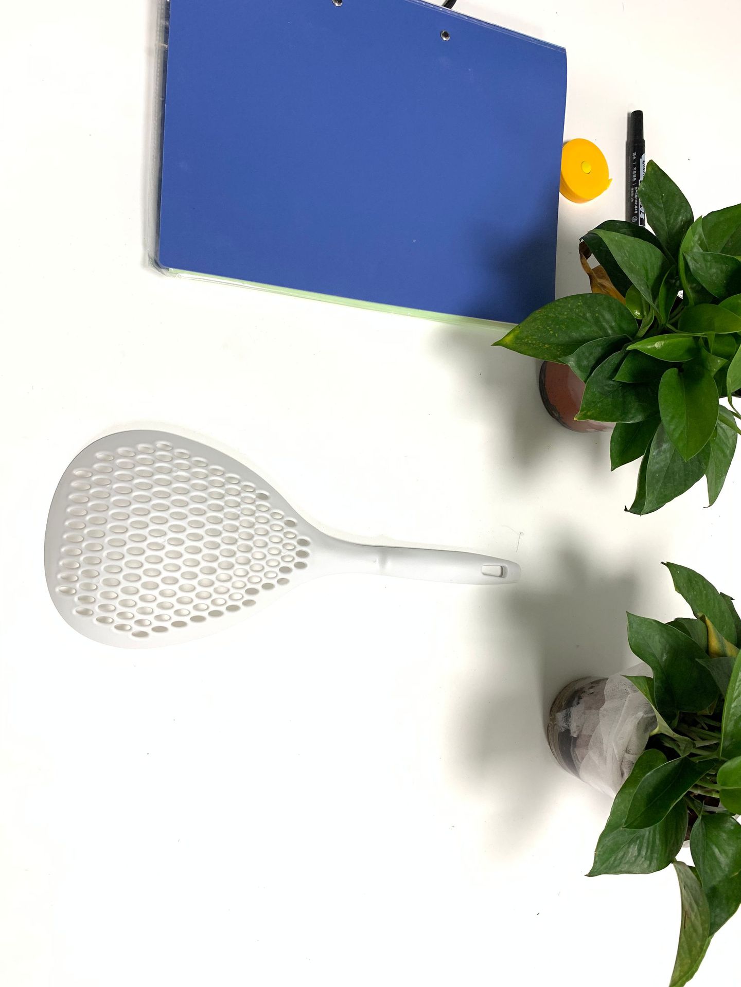 Japanese Style Colander Large Kitchen Large Noodle Strainer Colander Large Strainer Home Ladle Non-Slip round Strainer Drain