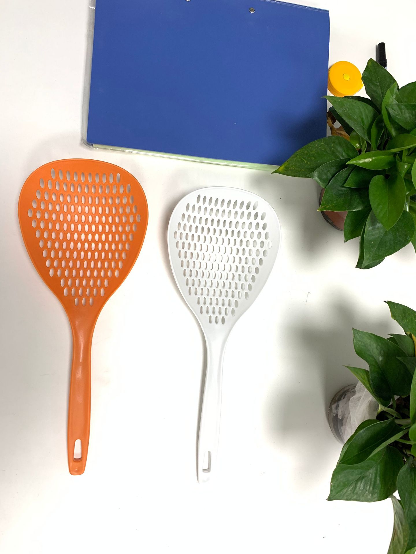 Japanese Style Colander Large Kitchen Large Noodle Strainer Colander Large Strainer Home Ladle Non-Slip round Strainer Drain Japanese Style Colander Large Kitchen Large Noodle Strainer Colander Large Strainer Home Ladle Non-Slip round Strainer Drain