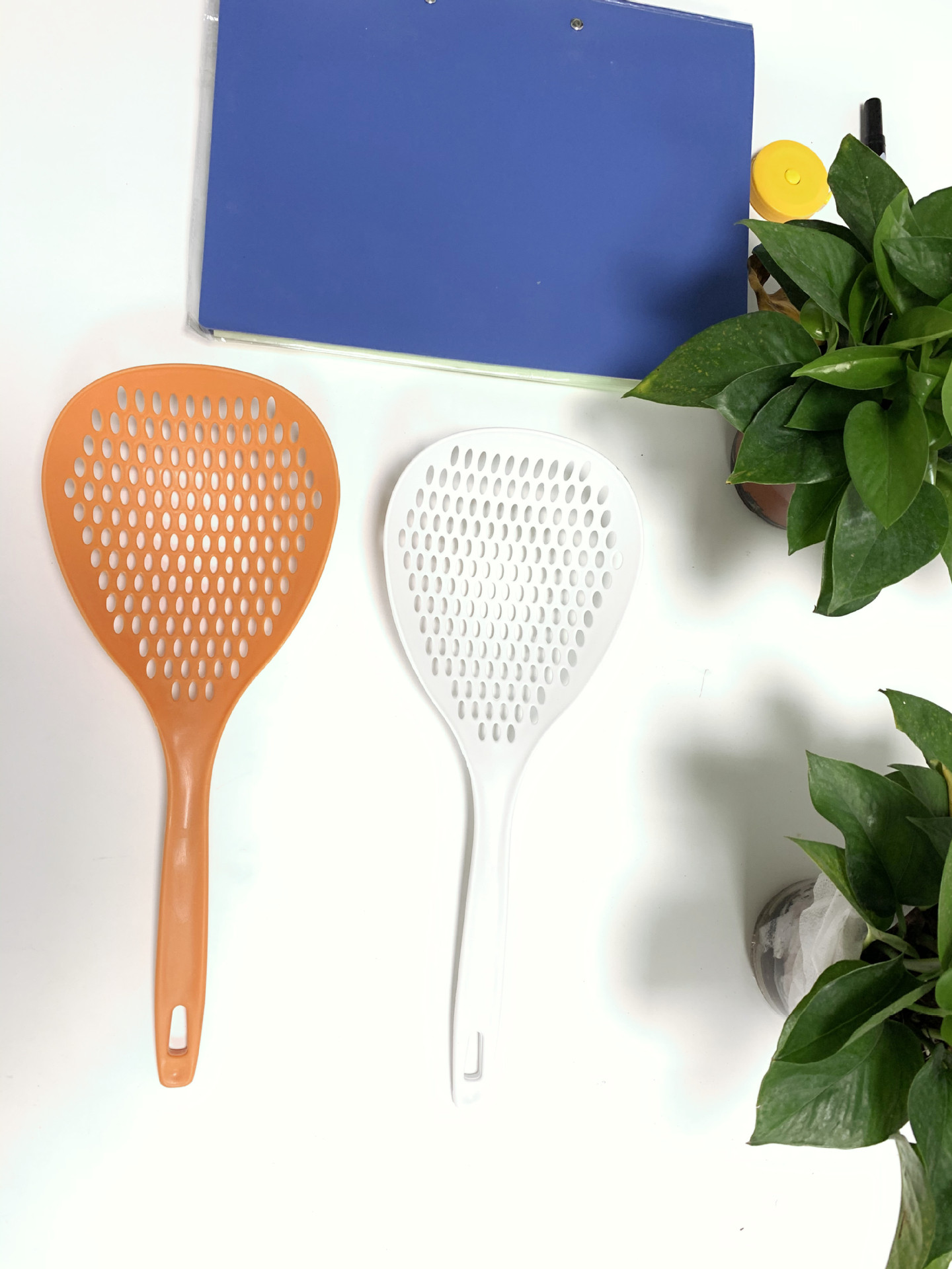 Japanese Style Colander Large Kitchen Large Noodle Strainer Colander Large Strainer Home Ladle Non-Slip round Strainer Drain Japanese Style Colander Large Kitchen Large Noodle Strainer Colander Large Strainer Home Ladle Non-Slip round Strainer Drain