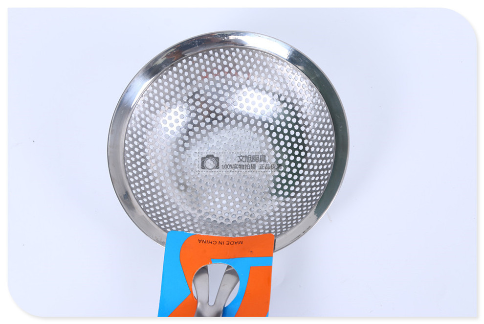 Stainless Steel Colander Long Handle Big Strainer Colander Household Kitchen Drain Oil Strainer Oil Dipper Hot Pot Slotted Ladle Colander Removing Oil Residue Stainless Steel Colander Long Handle Big Strainer Colander Household Kitchen Drain Oil Strainer Oil Dipper Hot Pot Slotted Ladle Colander Removing Oil Residue