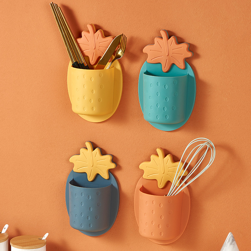 Punch-Free Wall-Mounted Strawberry Storage Rack Cute Pp Simple Shelf Hollow Bathroom Makeup Brush Storage Rack Wholesale