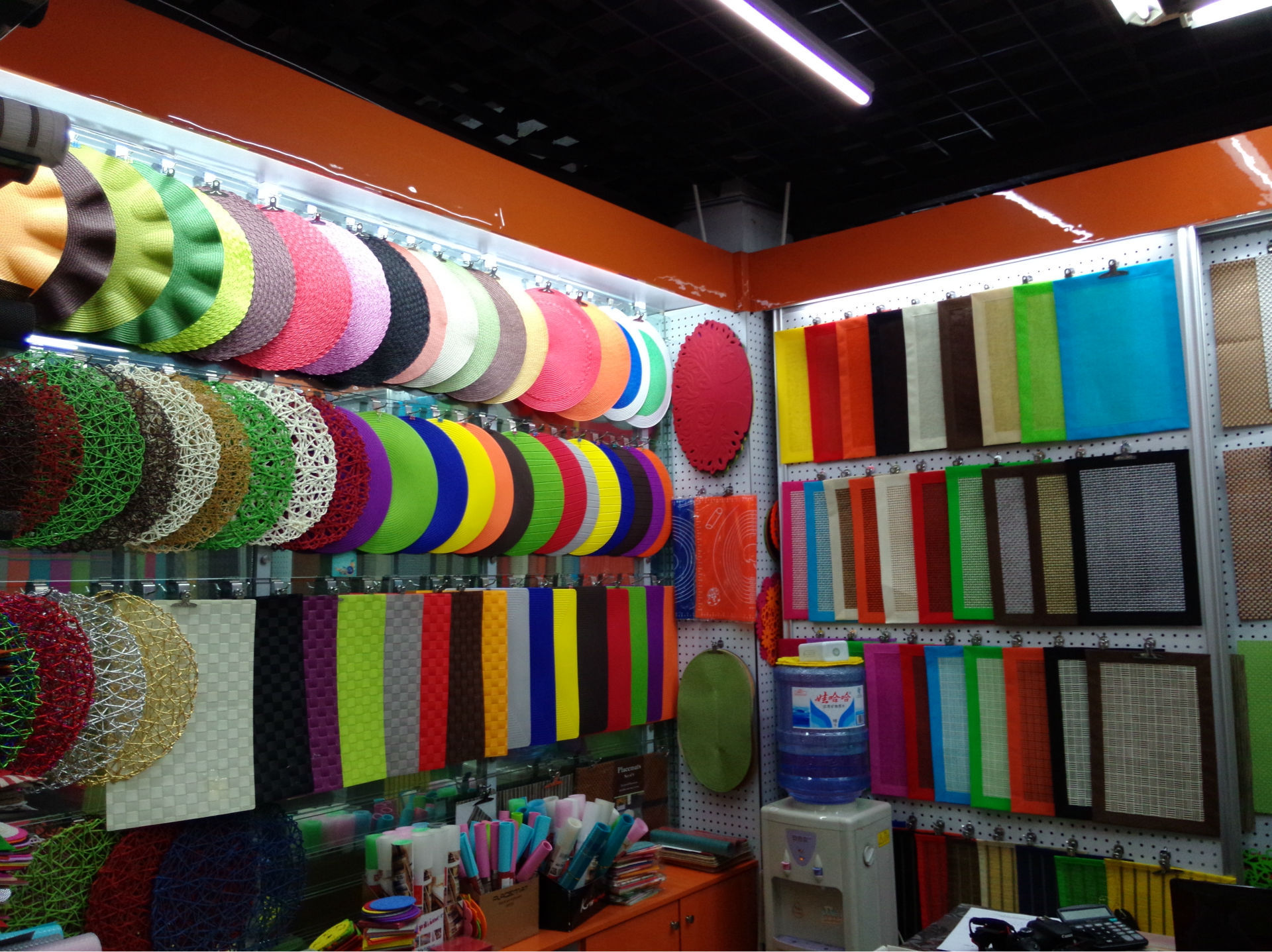 Manufacturers of direct environmental protection pad European PVC western heat insulation pad Manufacturers of direct environmental protection pad European PVC western heat insulation pad