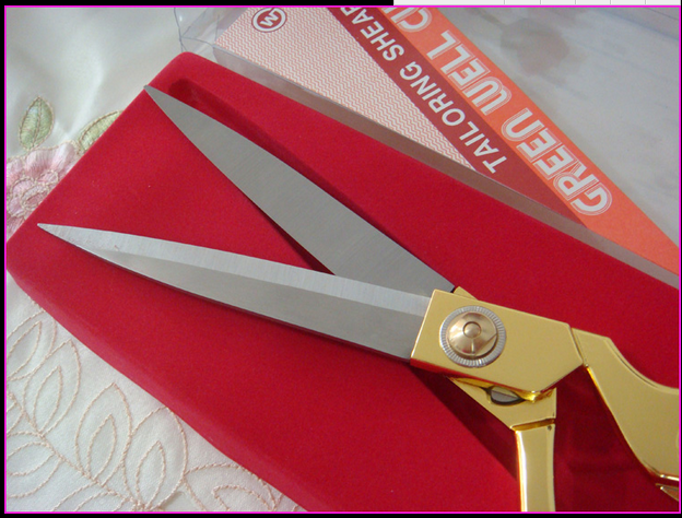 Tailor scissors Premier titanium plated stainless steel scissors sewing the Ribbon Tailor scissors Premier titanium plated stainless steel scissors sewing the Ribbon