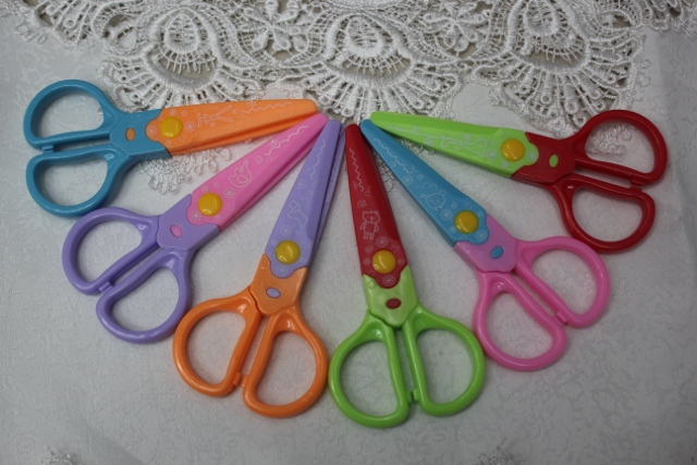 Kai-Bo metal factory in Yiwu KAIBO 8,021 lace plastic scissors scissors Kai-Bo metal factory in Yiwu KAIBO 8,021 lace plastic scissors scissors