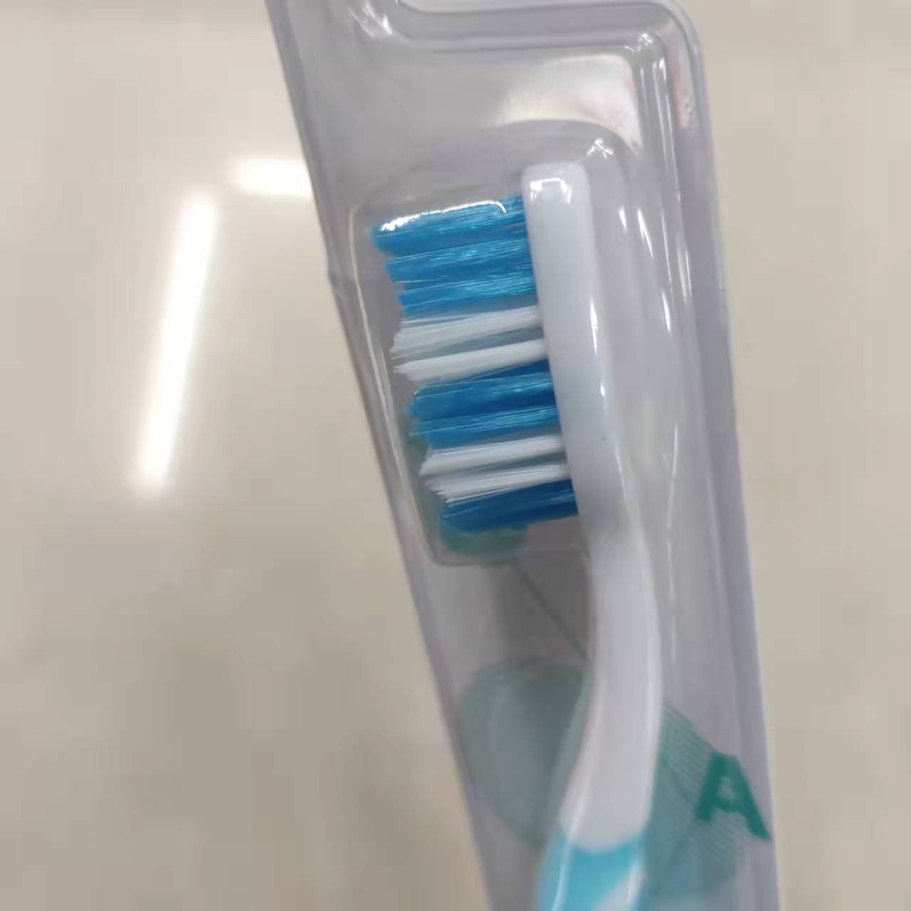 Daily Necessities Toothbrush Wholesale South Jele 5212 Wave Type Medium Hair Toothbrush